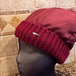 Go&Go Apparel Burgundy Beanie – Plush Velour Lined – GUC